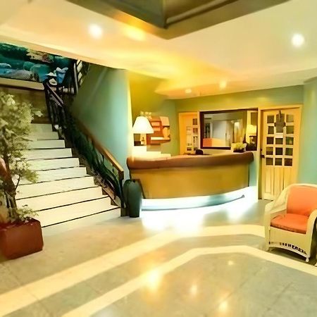 Richmond Plaza Hotel Tabok Zewnętrze zdjęcie