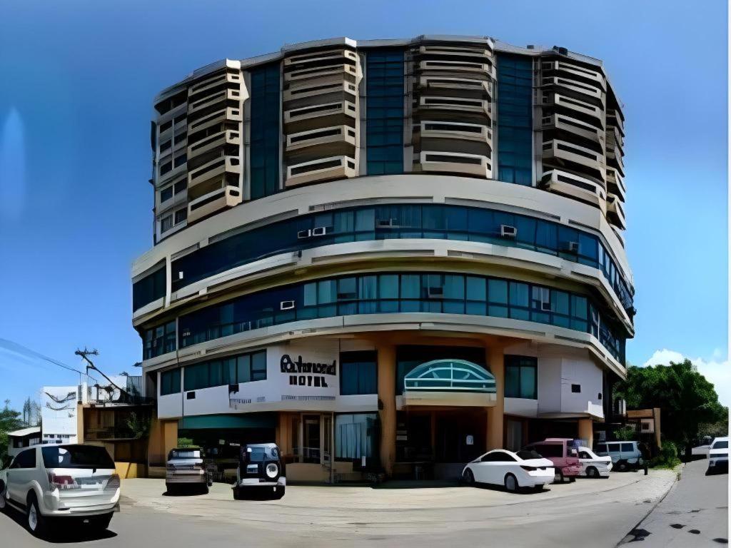 Richmond Plaza Hotel Tabok Zewnętrze zdjęcie