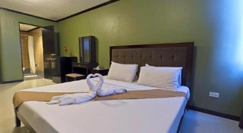 Richmond Plaza Hotel Tabok Zewnętrze zdjęcie