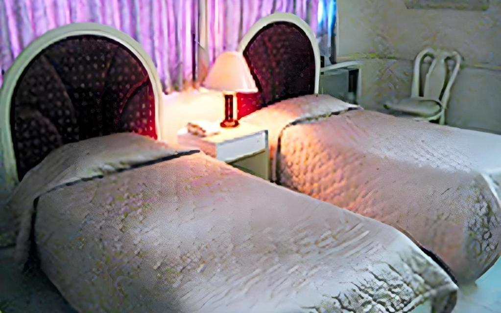 Richmond Plaza Hotel Tabok Zewnętrze zdjęcie