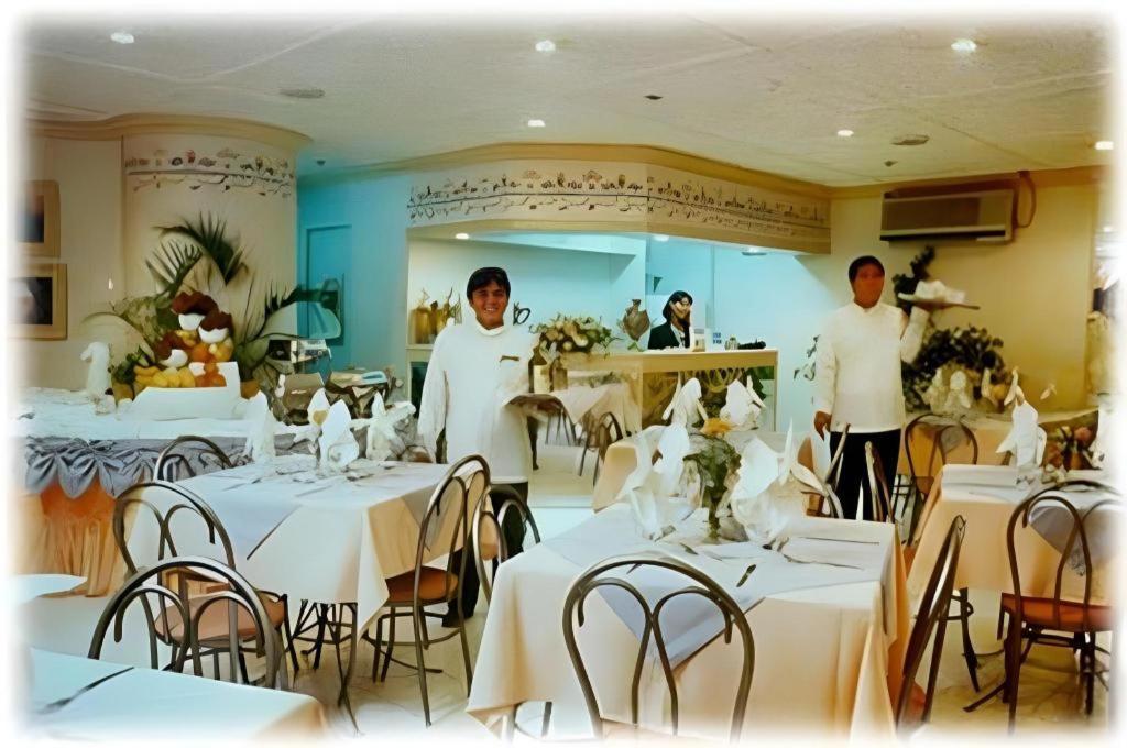 Richmond Plaza Hotel Tabok Zewnętrze zdjęcie