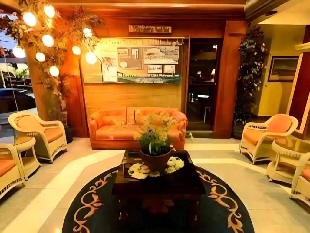 Richmond Plaza Hotel Tabok Zewnętrze zdjęcie