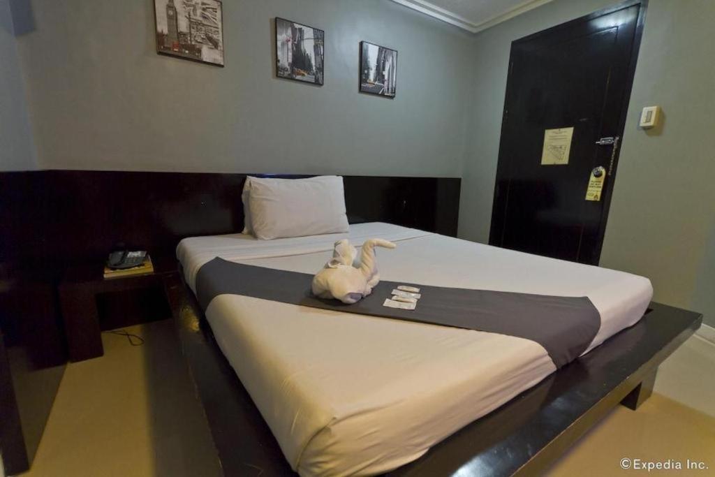 Richmond Plaza Hotel Tabok Zewnętrze zdjęcie