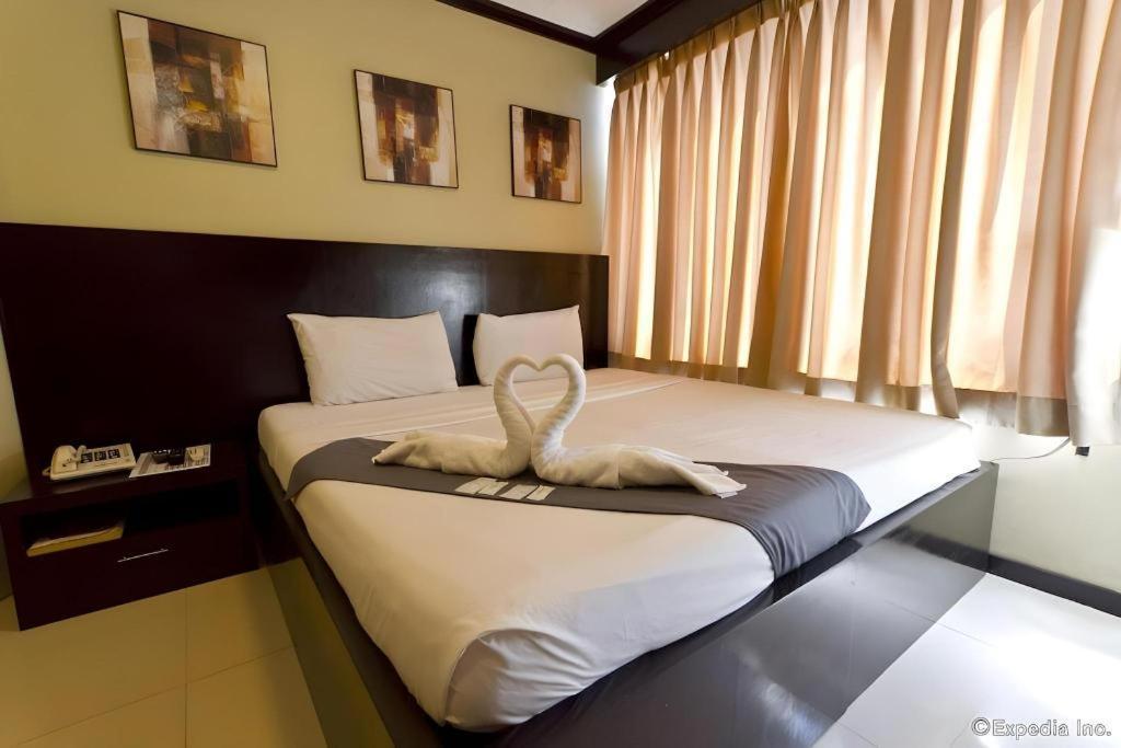 Richmond Plaza Hotel Tabok Zewnętrze zdjęcie