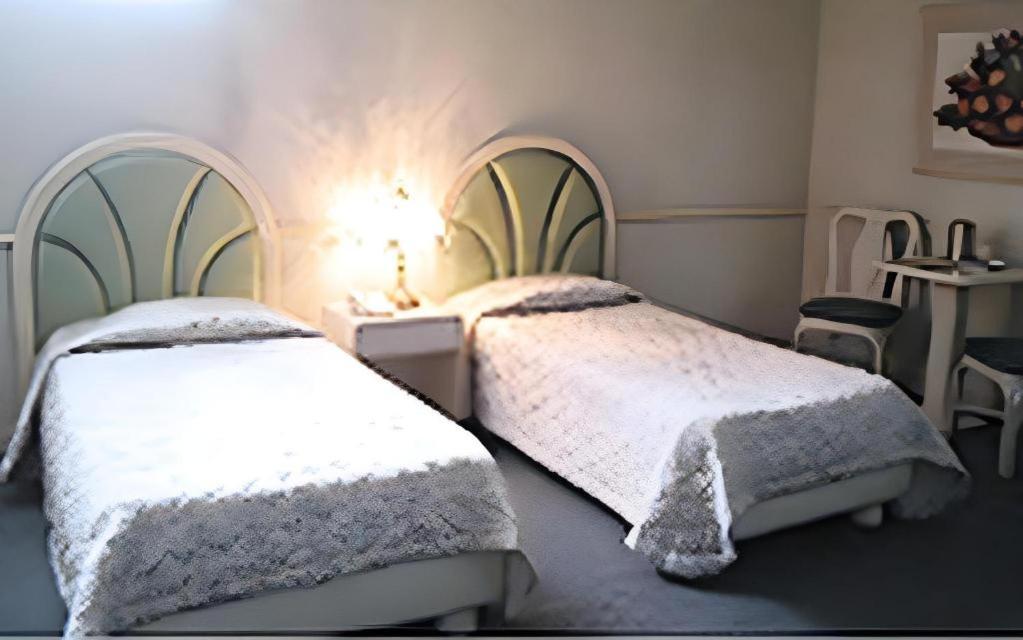 Richmond Plaza Hotel Tabok Zewnętrze zdjęcie