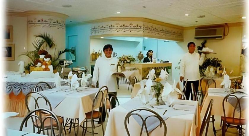 Richmond Plaza Hotel Tabok Zewnętrze zdjęcie