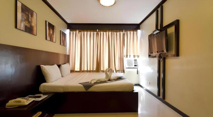 Richmond Plaza Hotel Tabok Zewnętrze zdjęcie