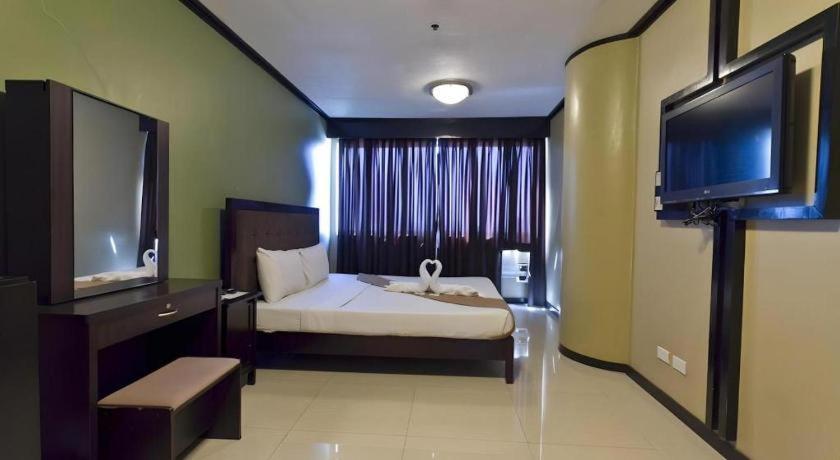 Richmond Plaza Hotel Tabok Zewnętrze zdjęcie
