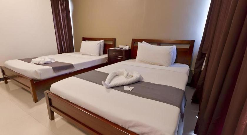 Richmond Plaza Hotel Tabok Zewnętrze zdjęcie